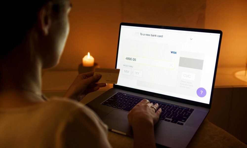 fintech-revelations:-17-surprising-customer-behavior-insights-from-experts
